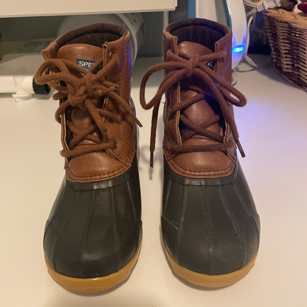 Kids size 2 Sperry Topsider duck boots